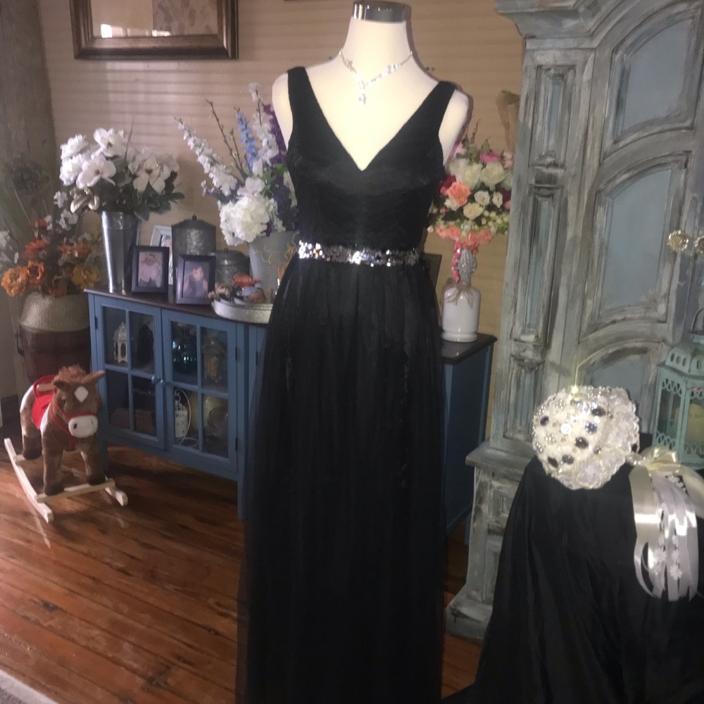 NWT Beautiful black formal dress